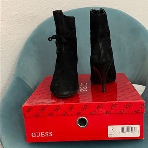 Guess boots